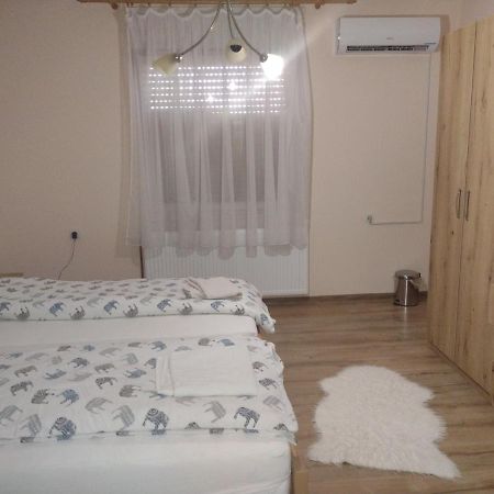 Evelin Sobe Apartment Бачка Топола Екстериор снимка
