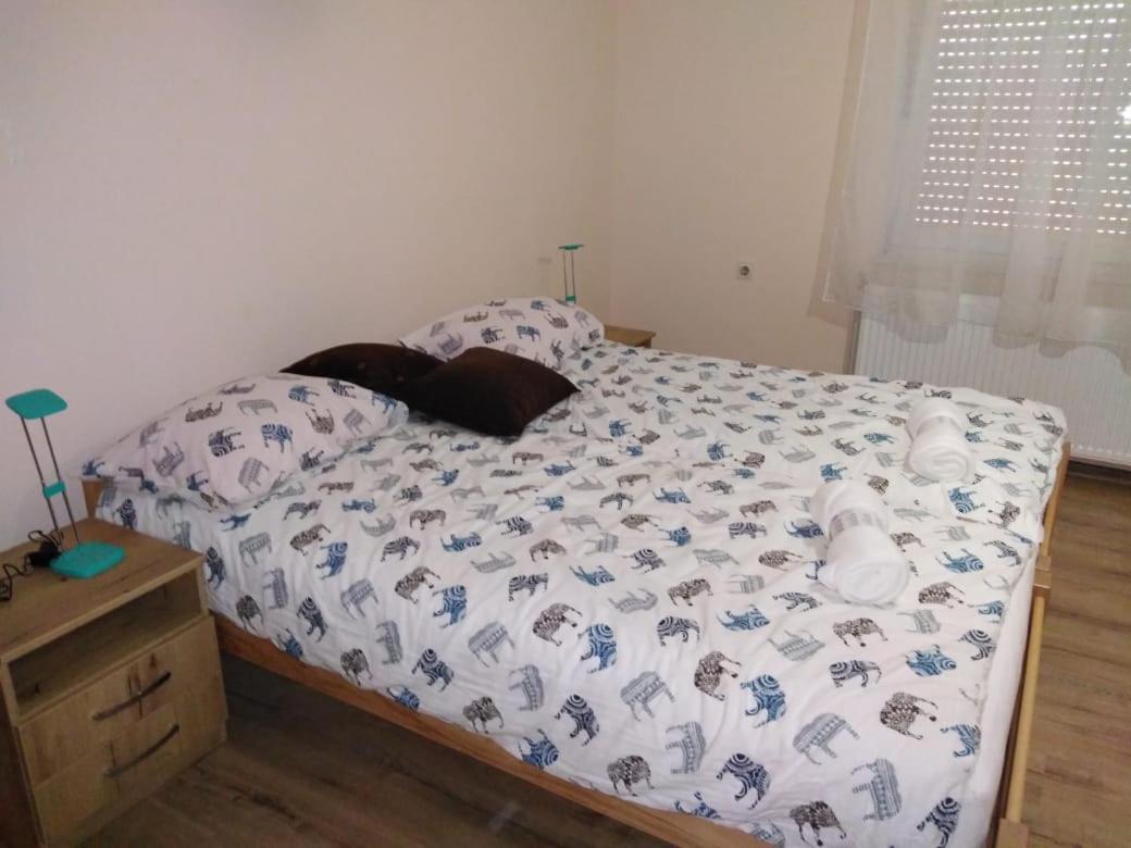Evelin Sobe Apartment Бачка Топола Екстериор снимка