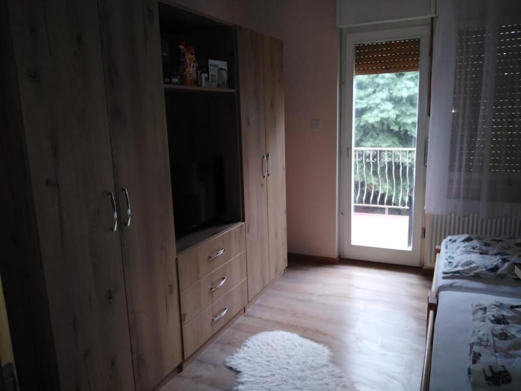 Evelin Sobe Apartment Бачка Топола Екстериор снимка